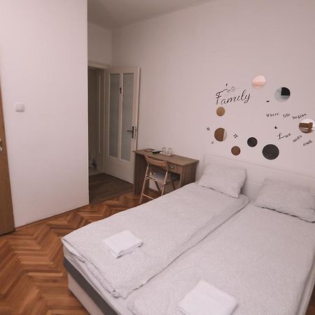 De Lux Apartment & Rooms Emilia Banja Luka Kültér fotó